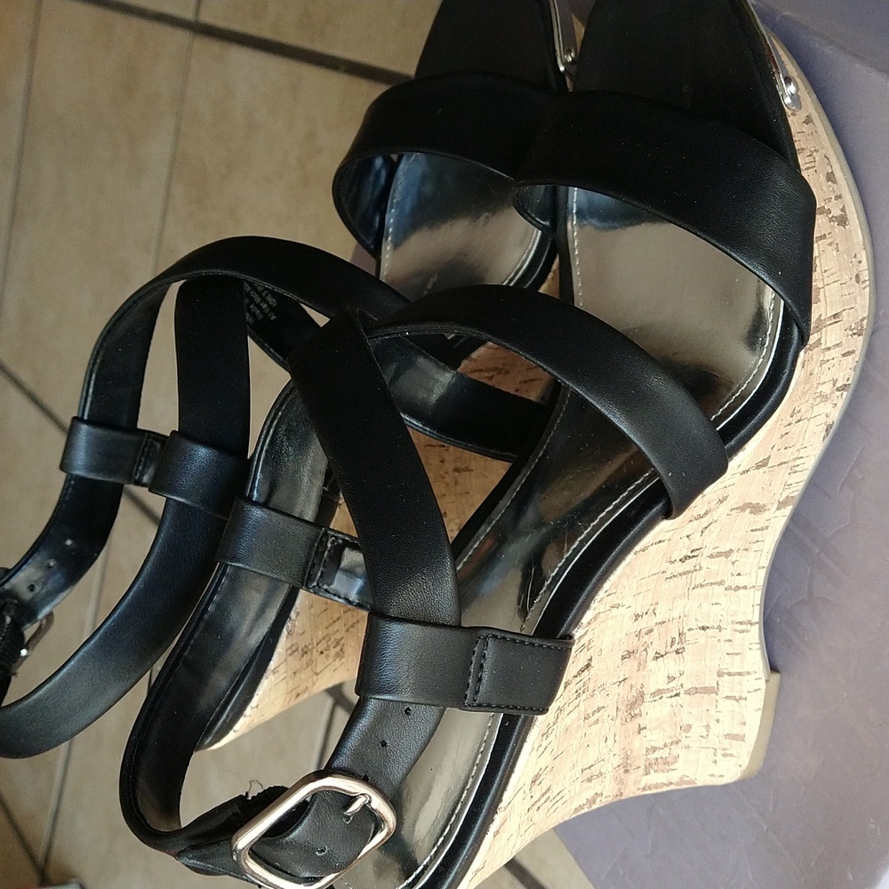 JLo Wedges sz 8